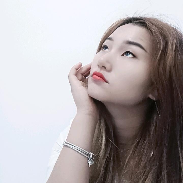 爱笑的女孩