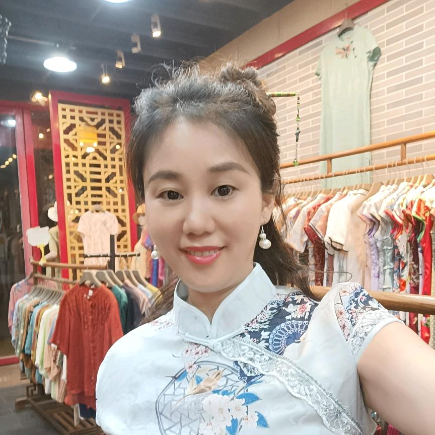 唐丝绣服饰