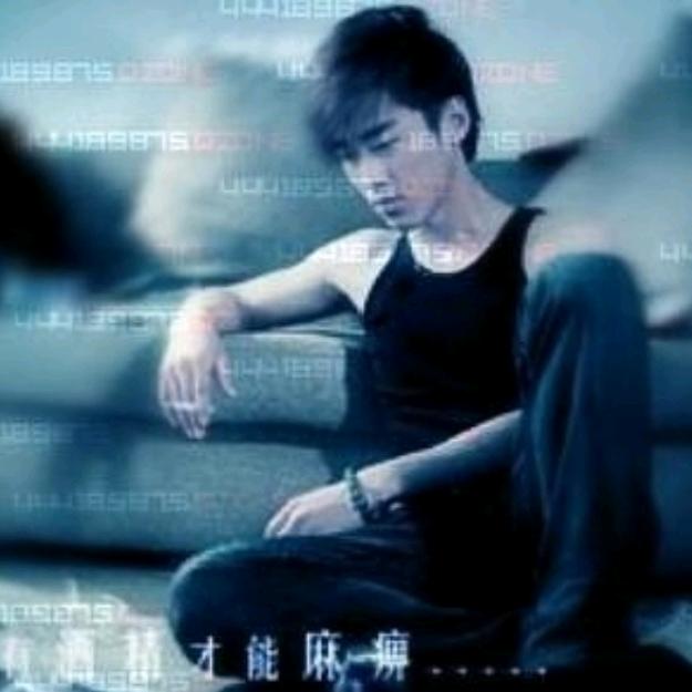 辉  少