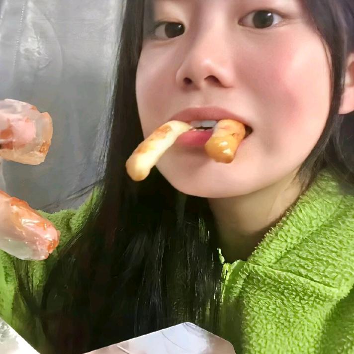 夏天要喝椰子汁.