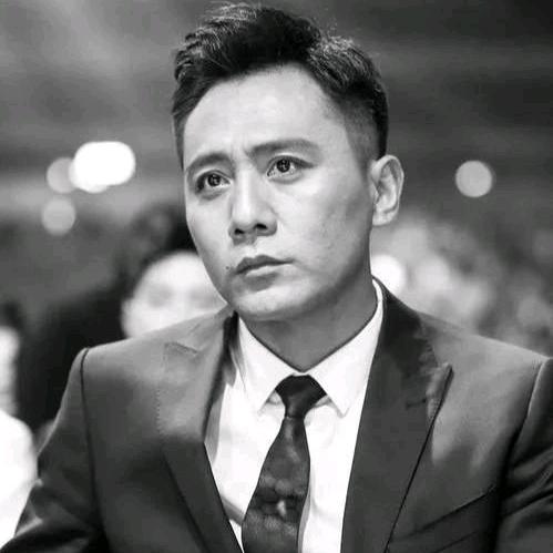 开碰碰车的