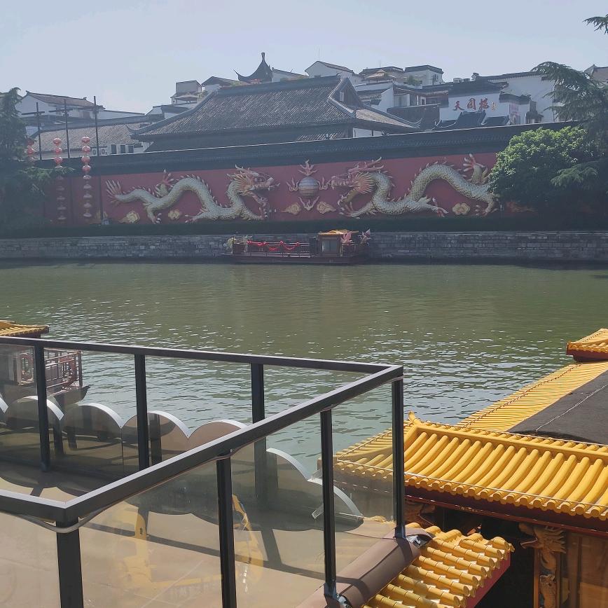 傲视群雄