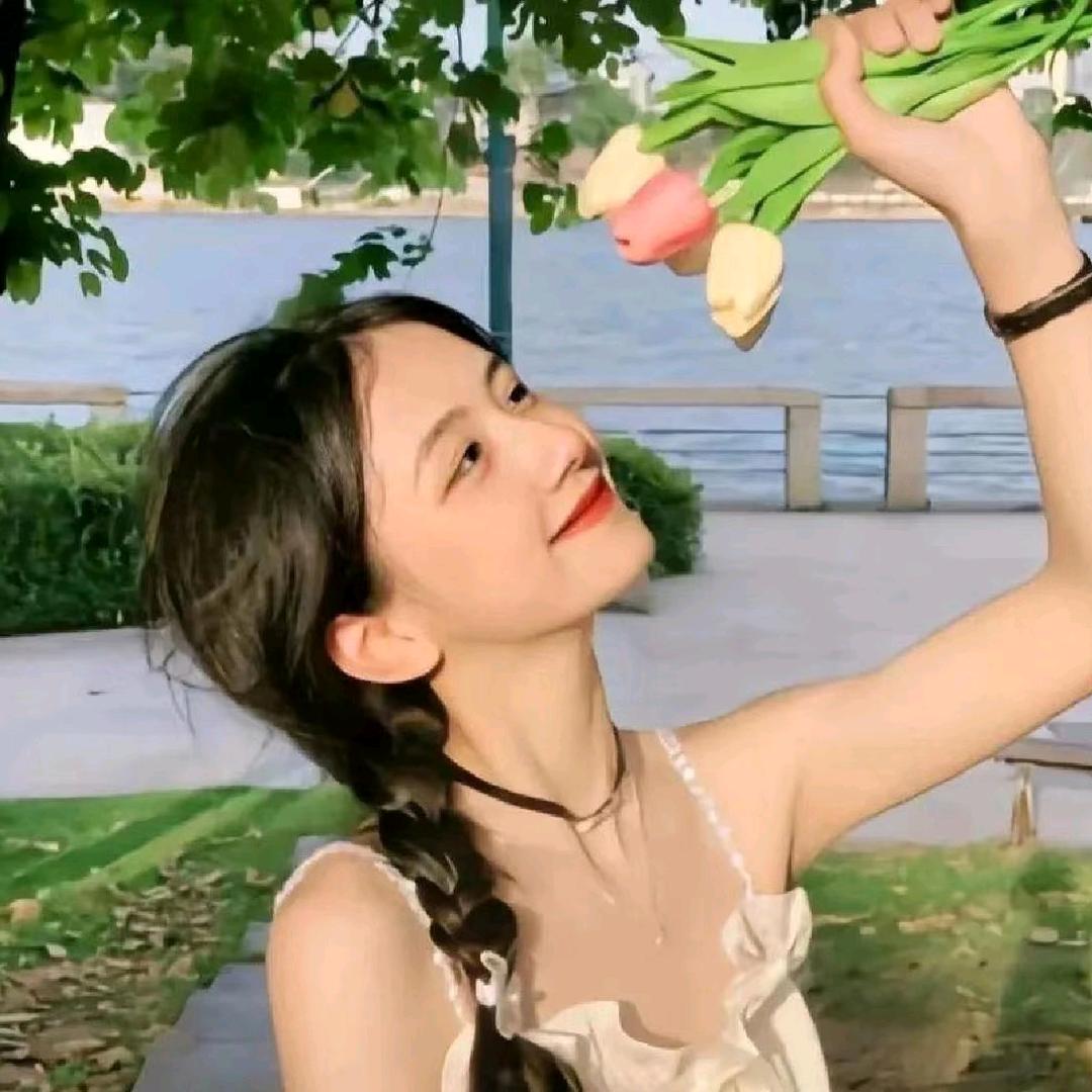 睫毛弯弯⁹⁸⁵