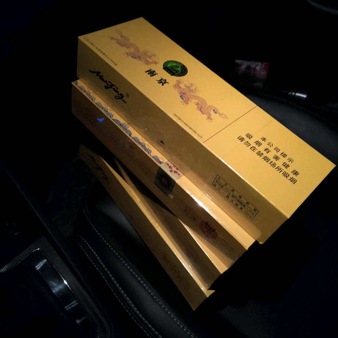 稀饭你的笑:-D华斌