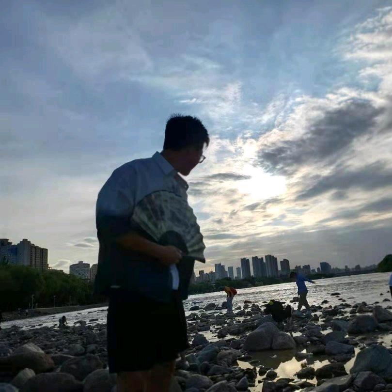 我在人间贩卖黄昏