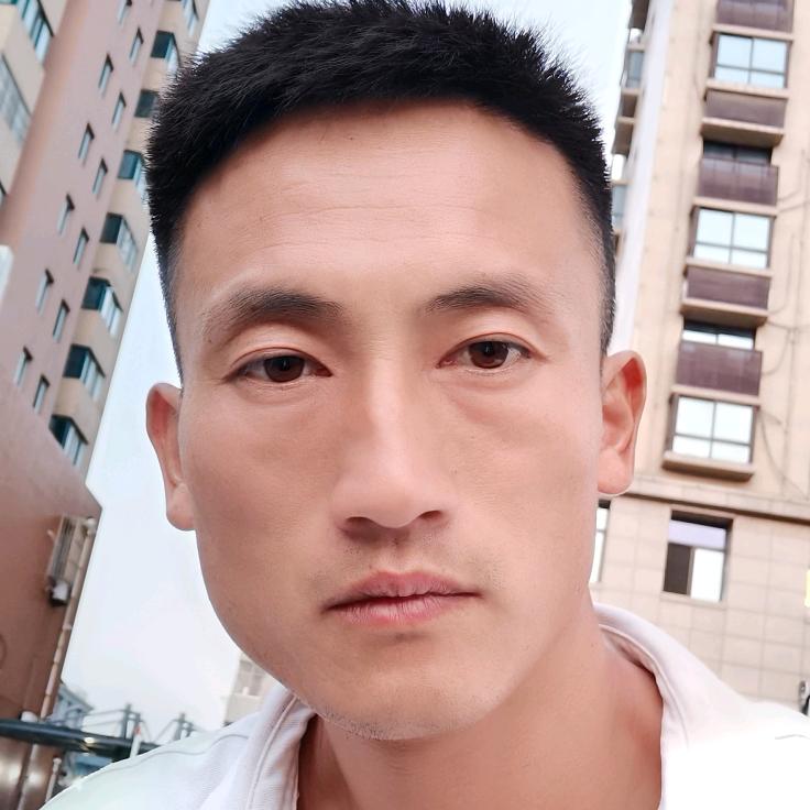 新沂市铺路钢板出租，钢材买卖围挡出租围挡