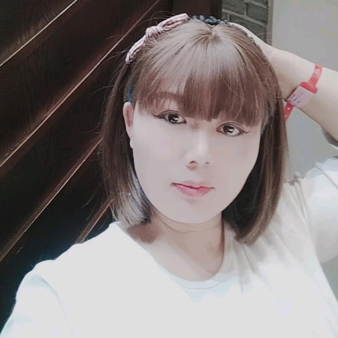 诗晗语(右右)静心