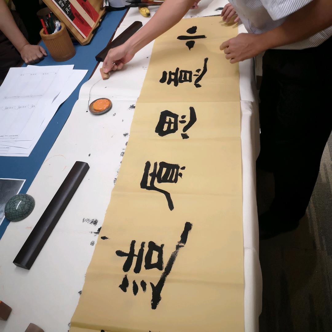 小意思箱包工厂店