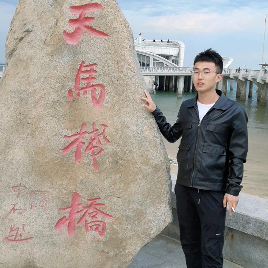 琪琪小伙