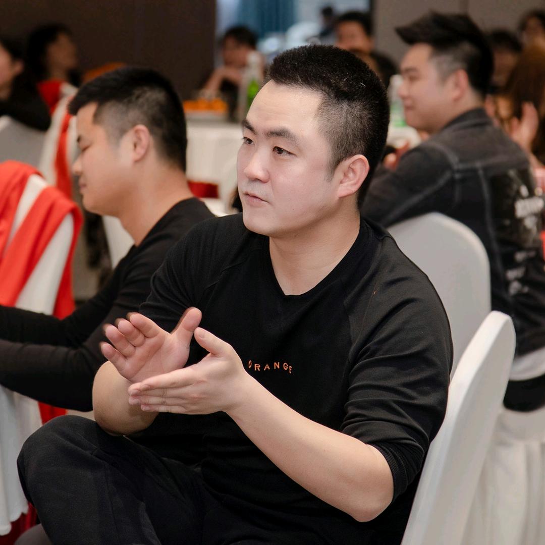 一本正经的老马