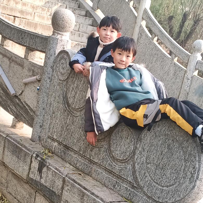 两个小太阳（拒绝私聊）