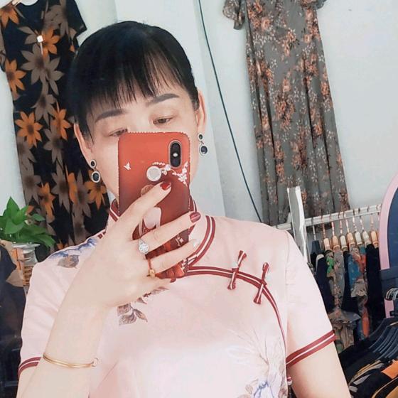东元镇仲燕服装
