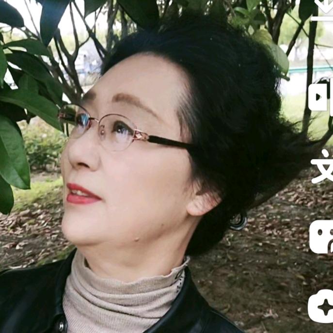 严女士