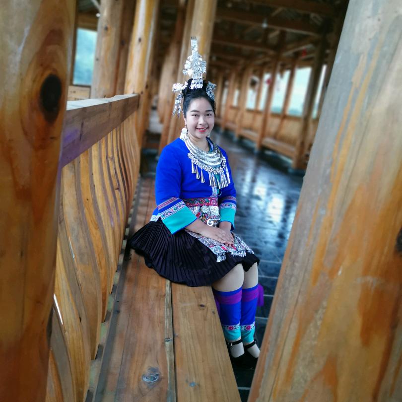侗家姑娘（光明二妹）