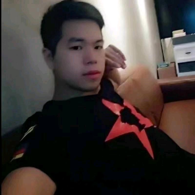阿龙....周柒柒.......厂长