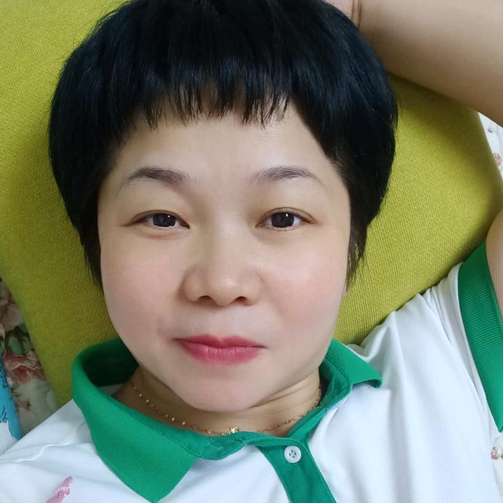 遂宁全友店长许敏