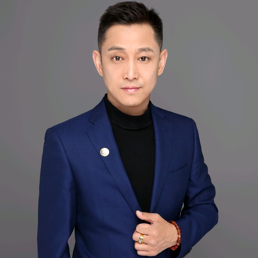 鹰图腾职业拳击创始人