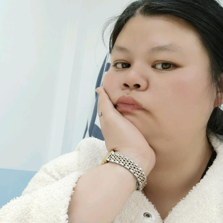 灿