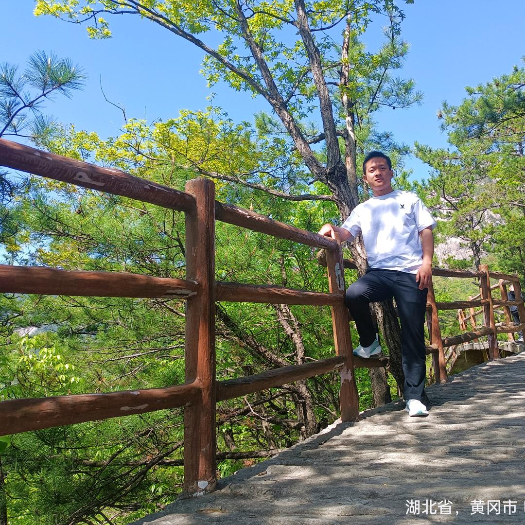 八一丶