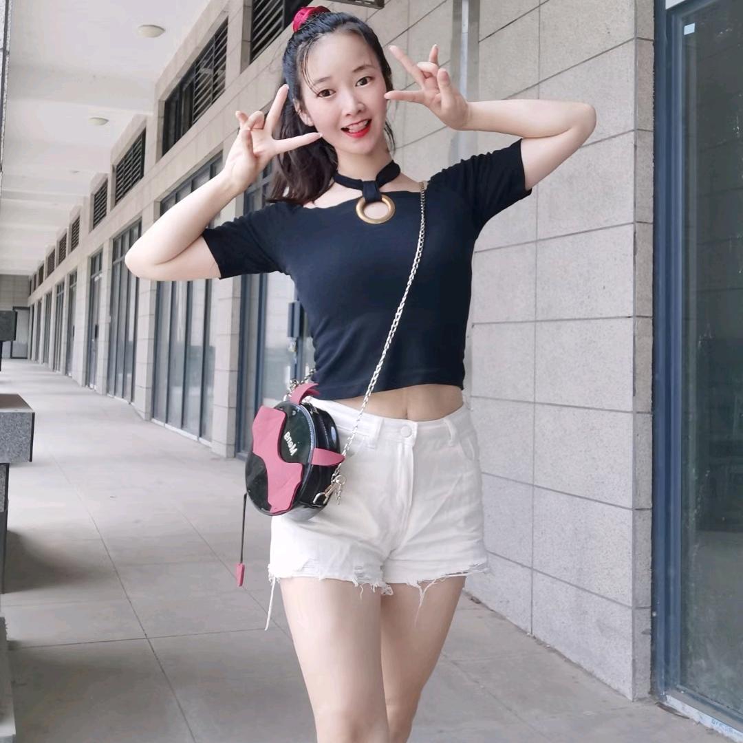 小美贞爱吃喝玩乐