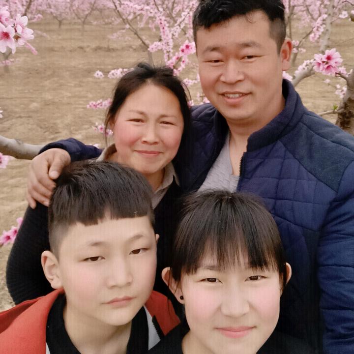 河滩一家人