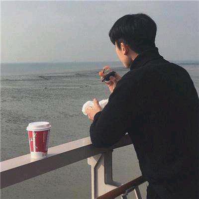 携酒入红尘
