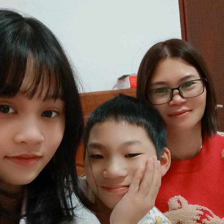 面膜妈妈和萌的小宝贝