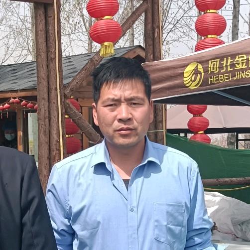 基层干部贾凤闯