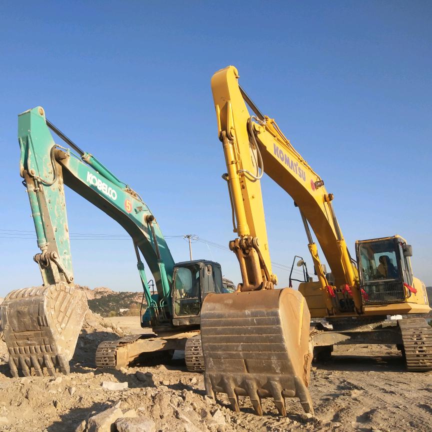 开挖机的小哥哥