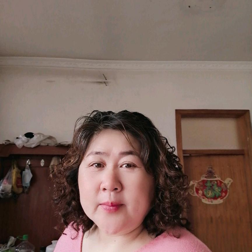 艳霞