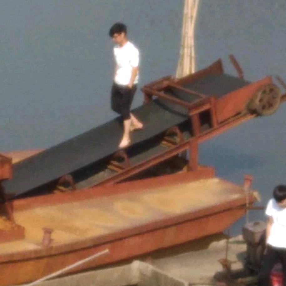 李