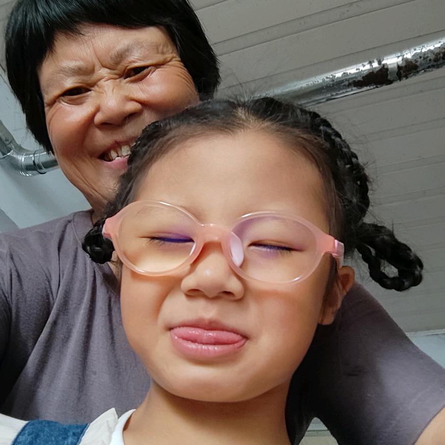 开心奶奶.