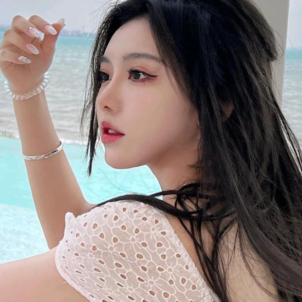 粘人💅朵朵
