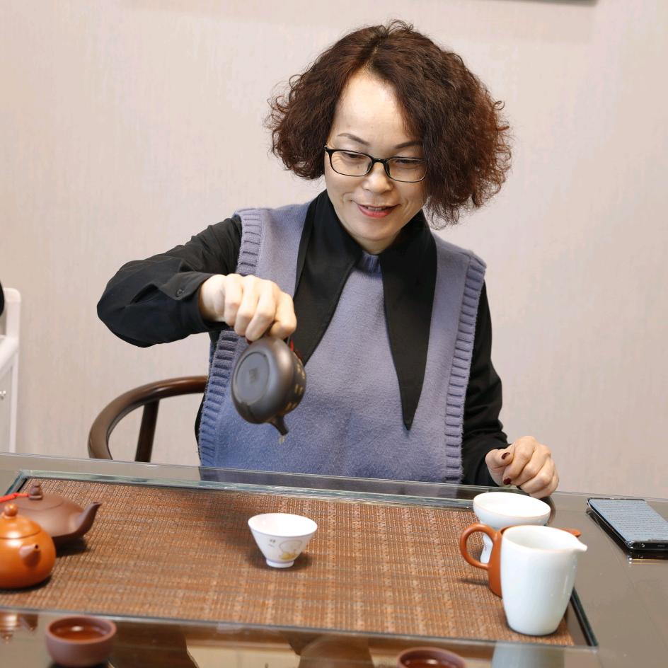 天边飘扬