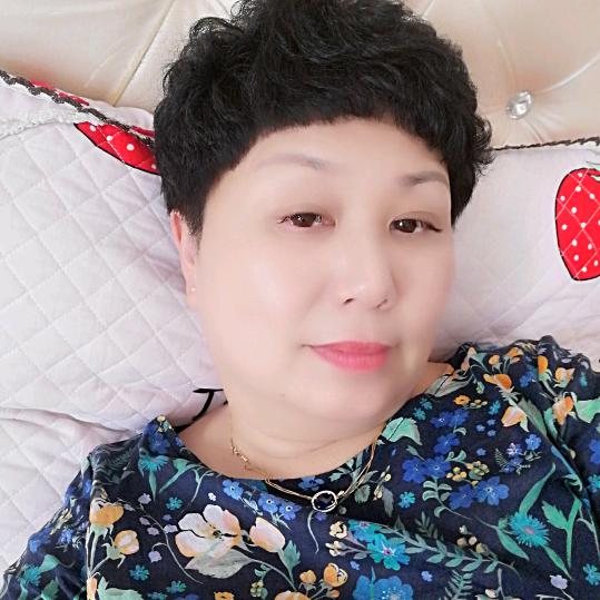 爱雯