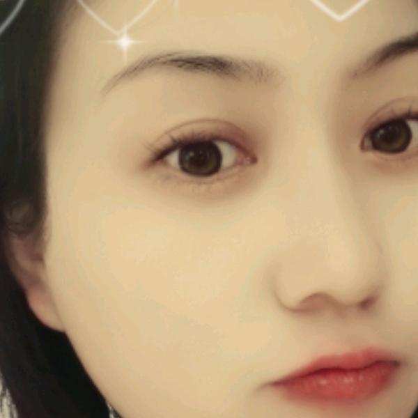爱护肤的小姐姐