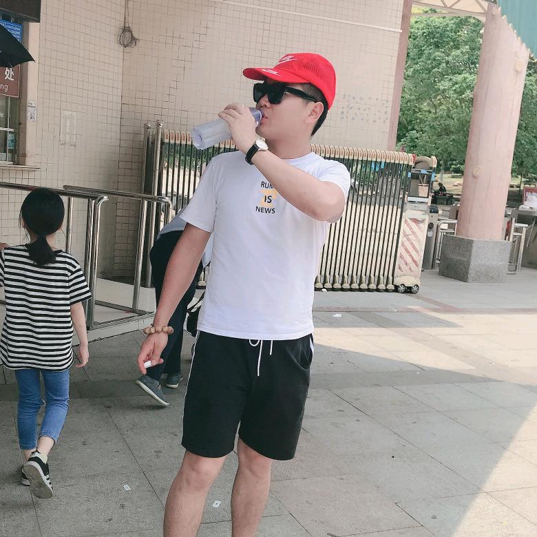 小黄同学