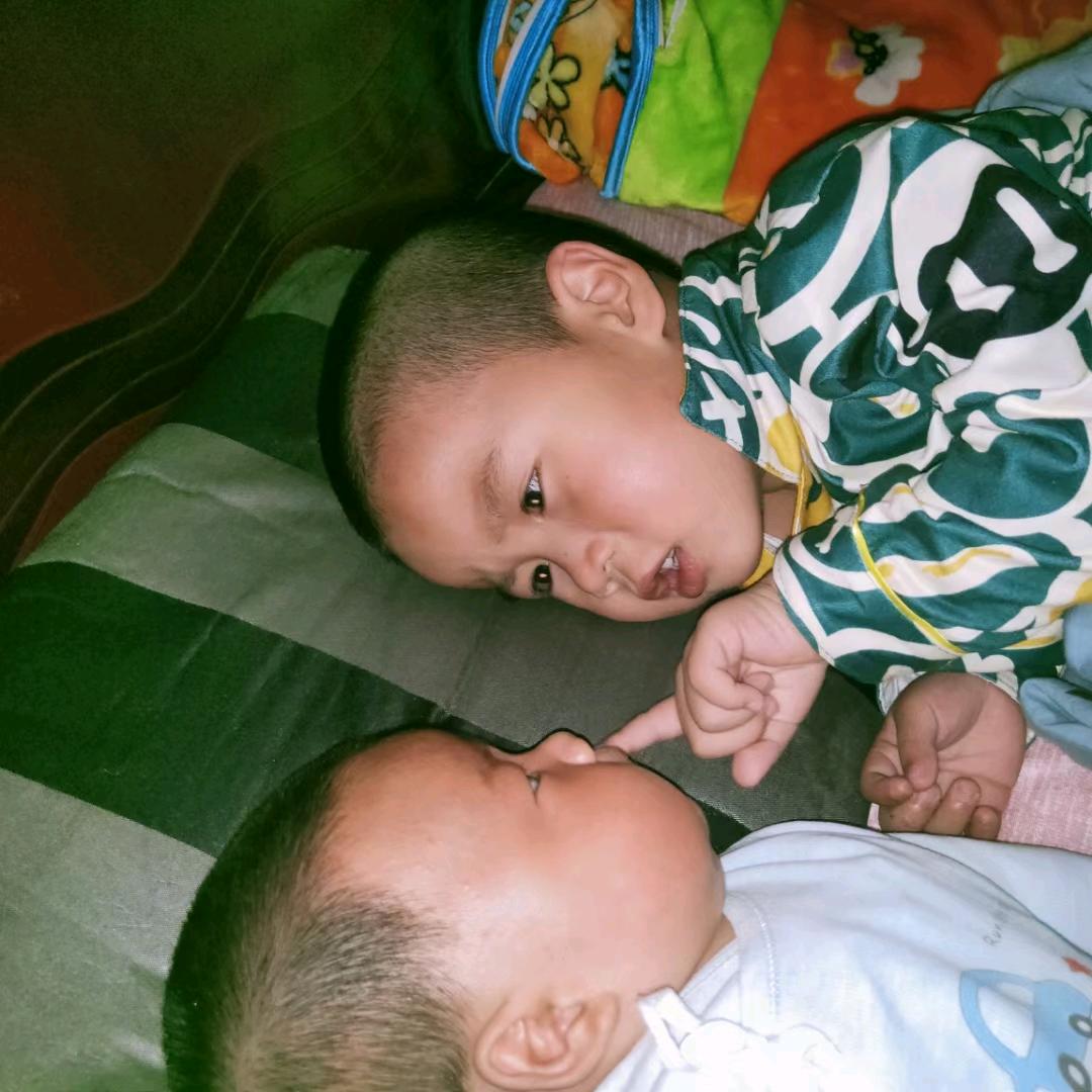 两件皮夹克的爸爸！！