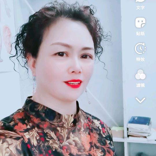 小太阳☀️六零后的马