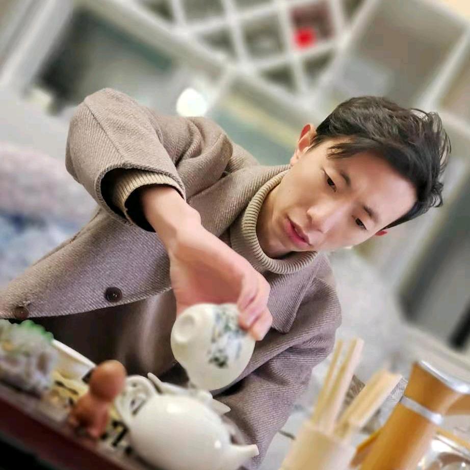 热心市民   黄先生