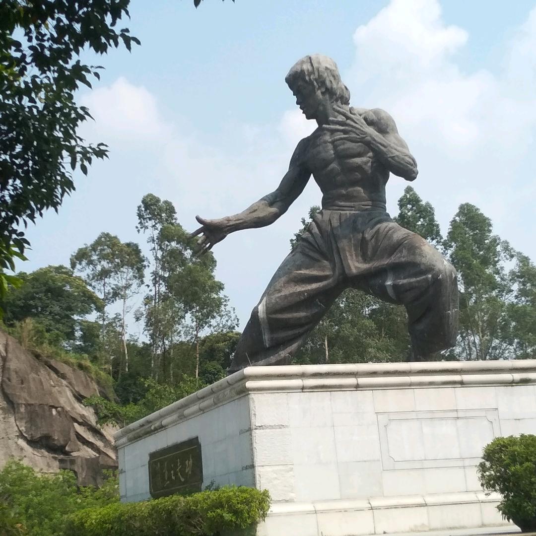 安静嗯