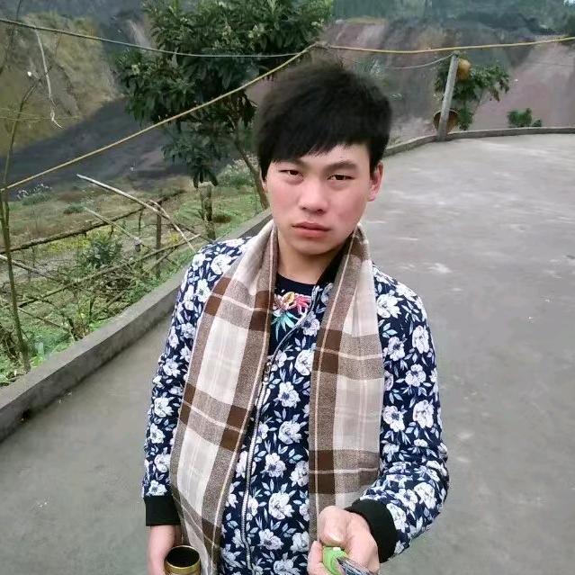 张小伟同学