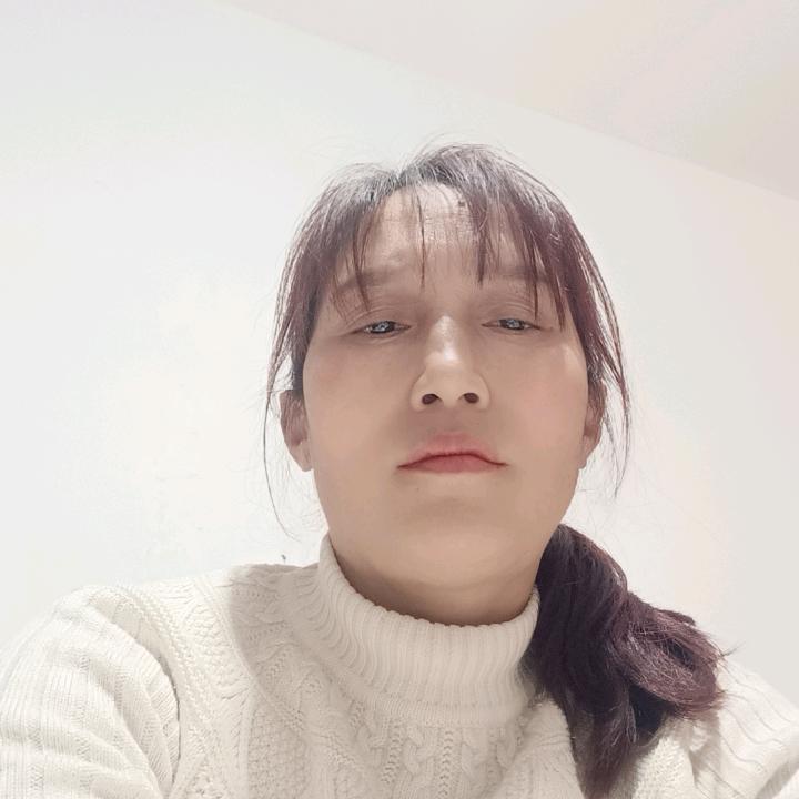 华