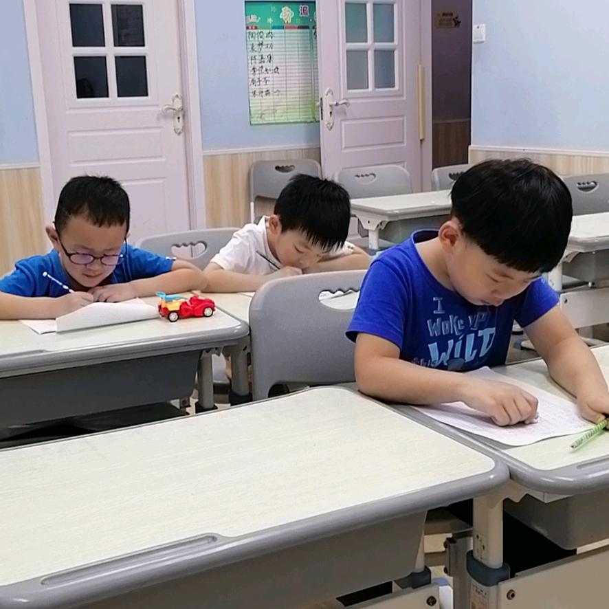 邱邱（减肥中）