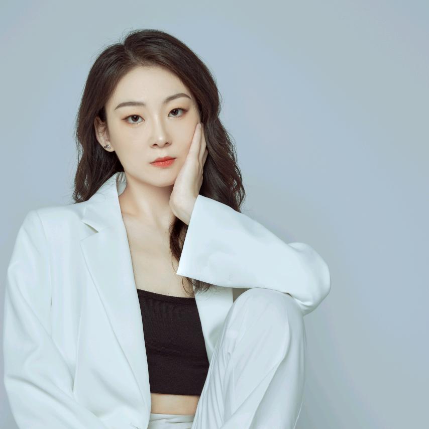 发光白小姐
