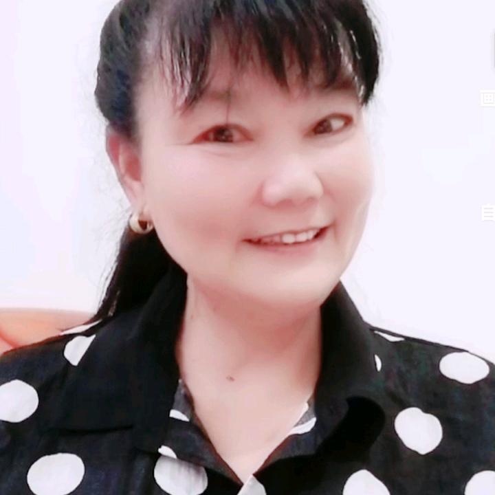 霞姐（每天早上8点10分开播）