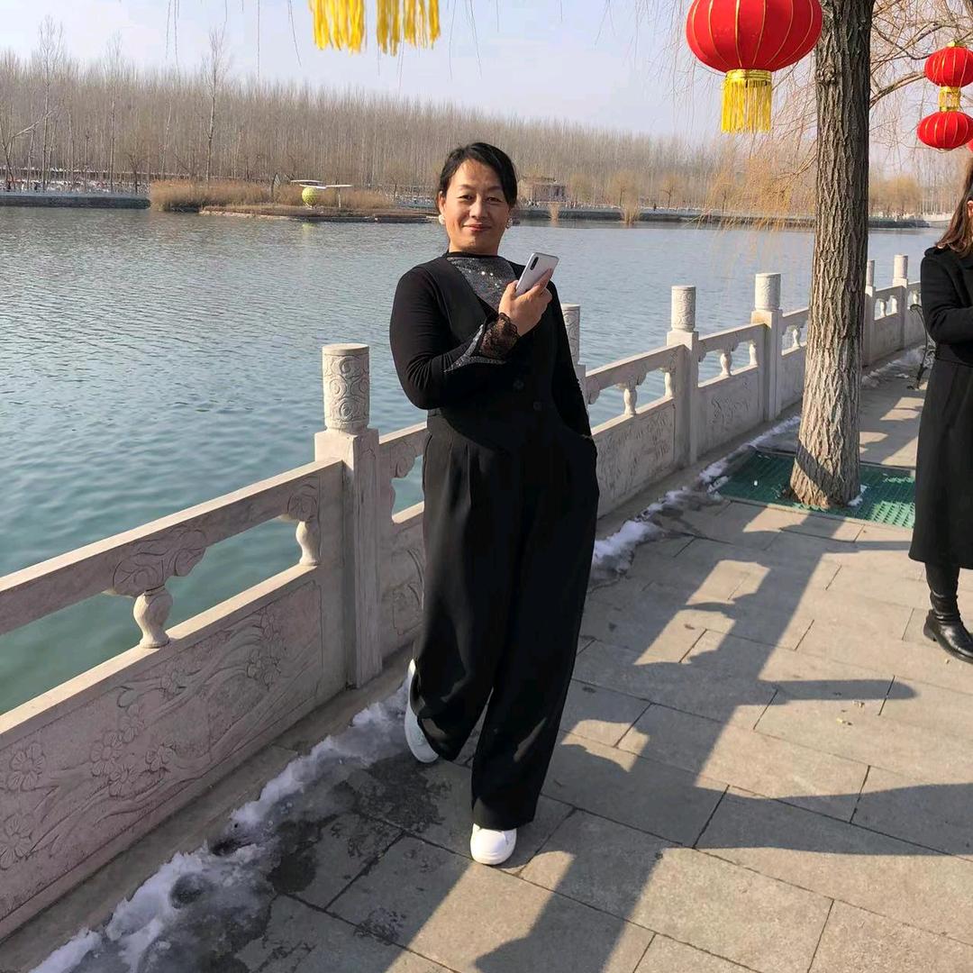 篱落疏疏月影寒