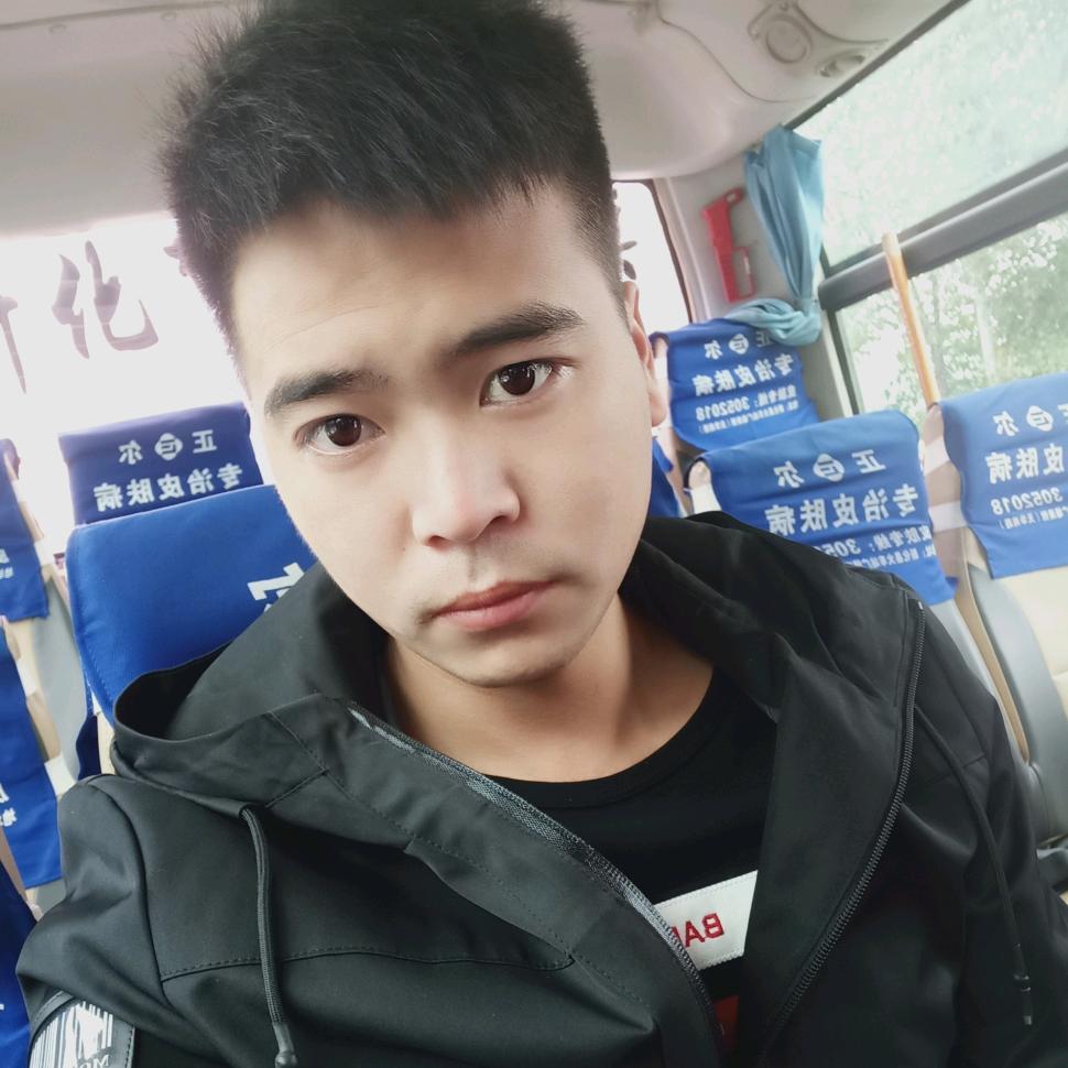 请叫我小陈