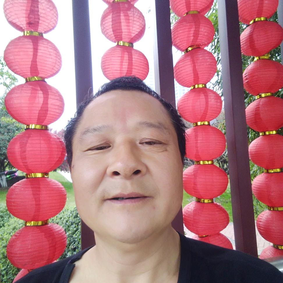 喜欢运动，坚持健身！！