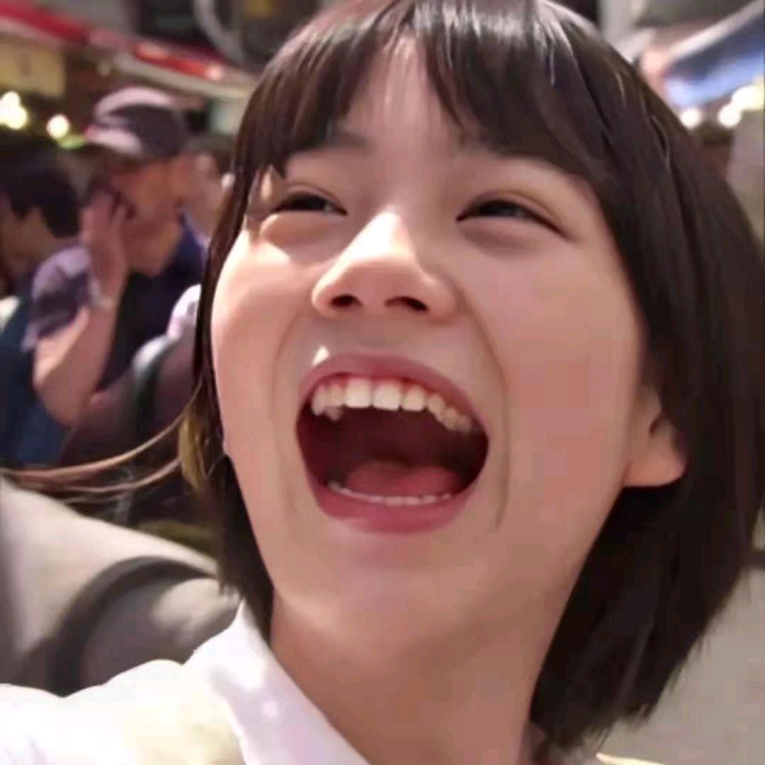 大眼瞪小眼.